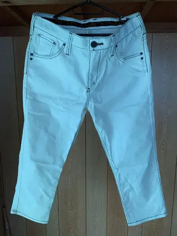 에드윈 Exclusive Vintage 화이트 숏팬츠