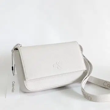 미사용 새상품 Calvin Klein 숄더백 화이트