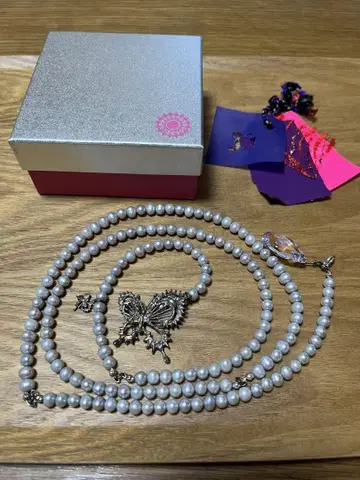 KAORU 롱 목걸이 카오루 나비 모티브의 펄 목걸이