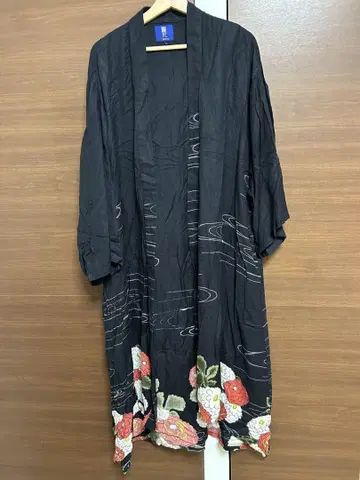 BEPPIN 꽃무늬 자수 겉옷 블랙