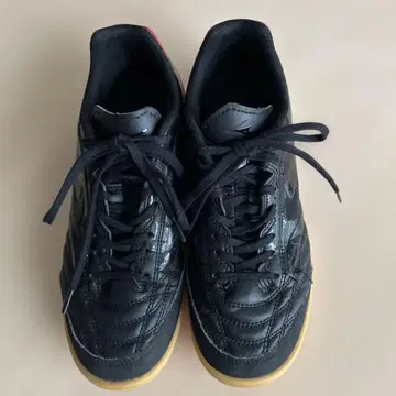 Mizuno 모나르시아 블랙/레드 신발