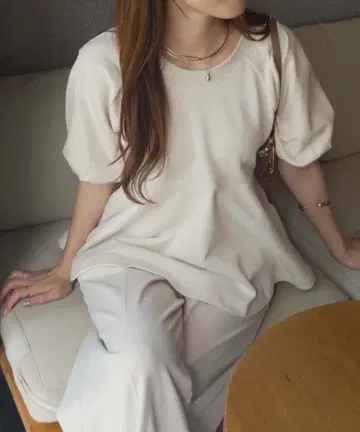 에크루 [ CAPRICIEUX LE'MAGE ] 페플럼 맨투맨 풀오버