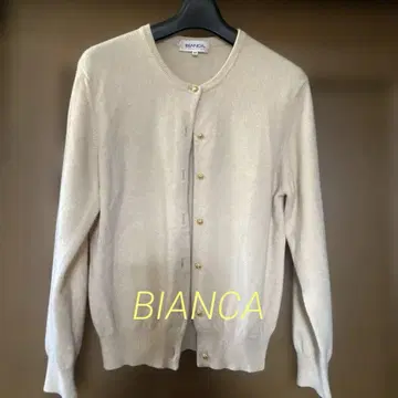 레어 Bianca (비앙카) 베이지 캐시미어 가디건 골드 컬러 버튼 38