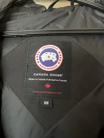 CANADA GOOSE 블랙 다운 자켓 M