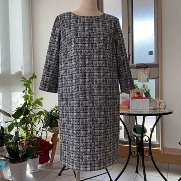 미사용 새상품 온워드 자유구 체크 무늬 7부 소매 원피스