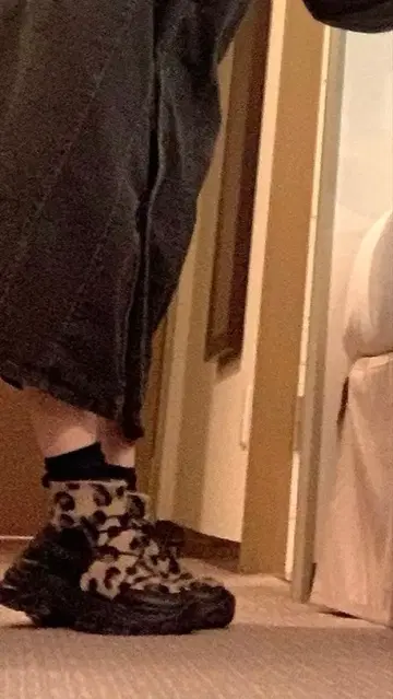 KISCO. 애니멀 무늬 하이컷 부츠