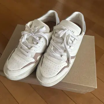 D.A.T.E. 스니커즈 23cm 새상품급