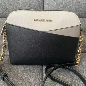 MICHEAL KORS 돔 크로스 바디 숄더백 화이트 블랙