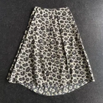 새상품급 데미룩스 빔즈 정가 2.6만 레오파드 턱 플레어 스커트 일본제