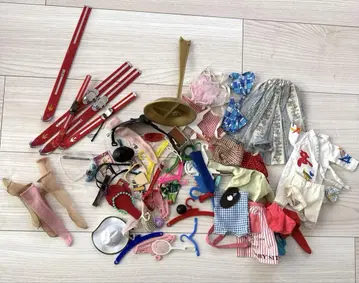 바비 인형 잡화 스탠드 의류 등 여러 가지 바비 빈티지 태미