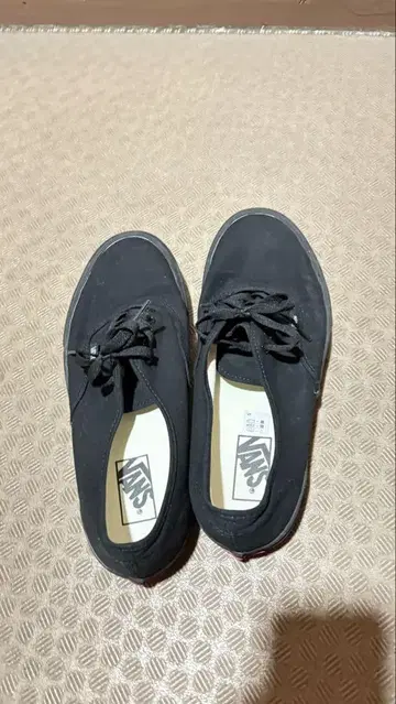 Vans 블랙 로우컷 스니커즈