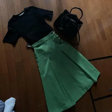 새상품 그린 컬러 스커트