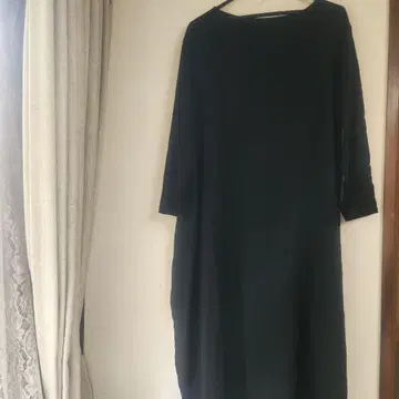 새상품급 요건 레일 얇은 소재 울 빅 사이즈 롱 원피스 블랙 리본