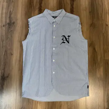 NIX MFG 스트라이프 패턴 슬리브리스 셔츠