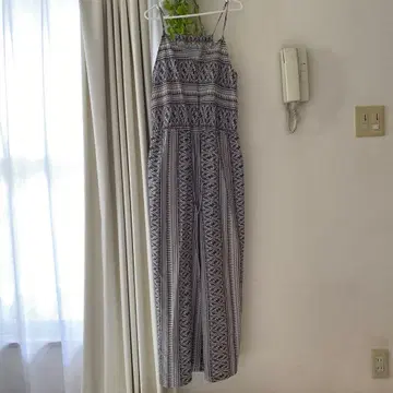 기하학 패턴 슬리브리스 점프수트 사이즈 36