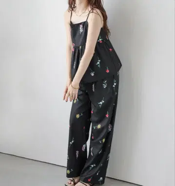 플라워 프린트 셋업 블랙