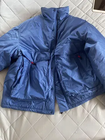 초레어 wonderland의 파란색 light jacket