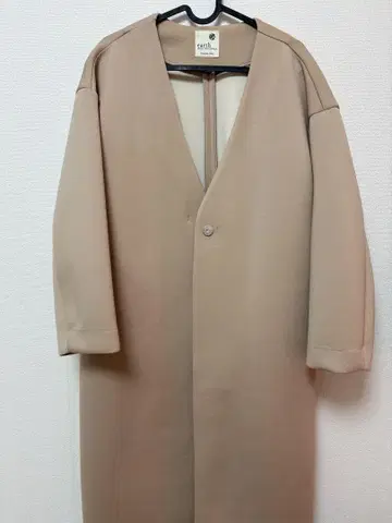 베이지 노카라 롱 코트
