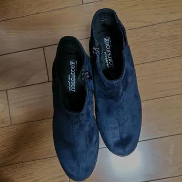 아르코페디코 네이비 스웨이드 지퍼 숏부츠 부티