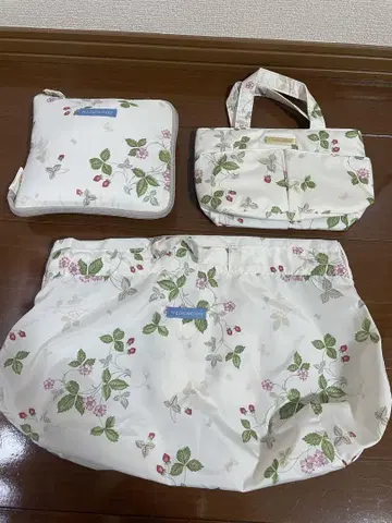 WEDGWOOD 토트백 와일드베리