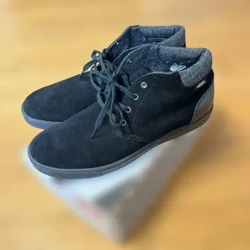 Vans 블랙 하이컷 신발