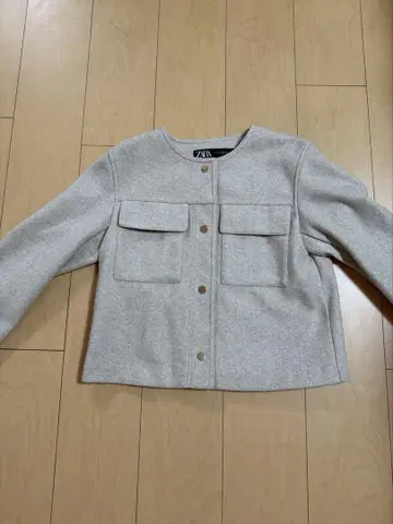 ZARA 골드 버튼 크롭 자켓
