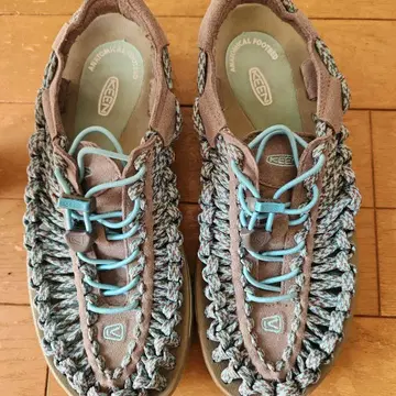 KEEN 킨 샌들