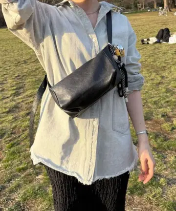 earPAPILLONNER 박스 숄더백 블랙