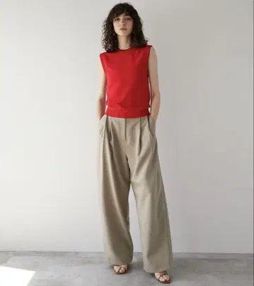 새상품 ellie 저스트 턱 팬츠 베이지 S 사이즈