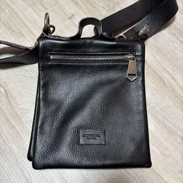 GREYHOUND 블랙 가죽 숄더백