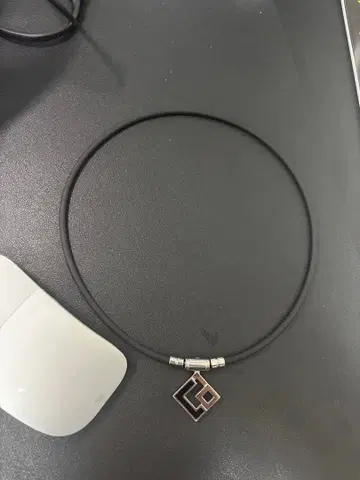 코란토테 목걸이