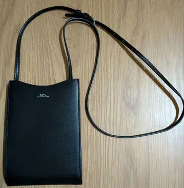 아페쎄 A.P.C. 블랙 가죽 숄더백