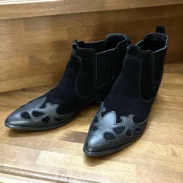 ZARA 블랙 사이드 고어 부츠 스웨이드