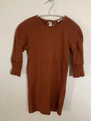 후미카우치다 리브 백 리본 티셔츠 FUMIKA_UCHIDA