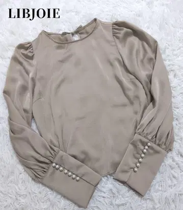 리브조아 LIBJOIE 베이지 펄 장식 블라우스 소매 펄