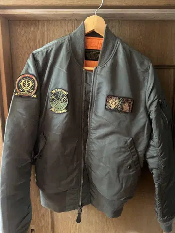 ALPHA INDUSTRIES MA-1 플라이트 자켓 지온군 모델