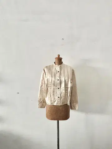 [새상품급] OUTIL 노카라 자켓 블라우스 샴페인 골드 사이즈