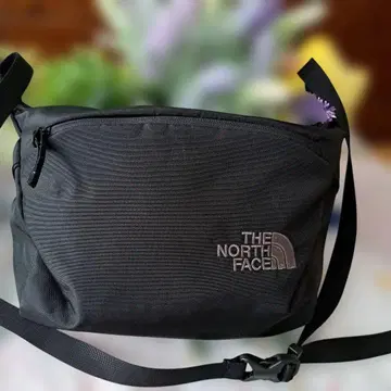 THE NORTH FACE 블랙 숄더백