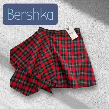 컨디션 최상 미사용 새상품 Bershka 스커트 빨간색과 블랙 체크