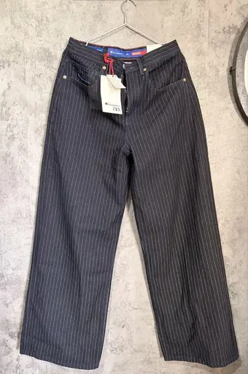 Champion ZARA 스트라이프 배기 핏 청바지 JP30