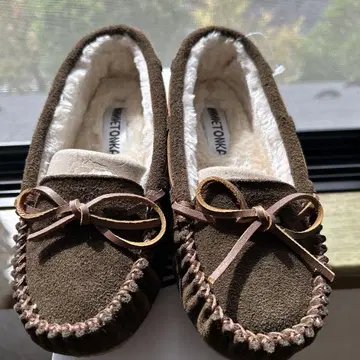 MINNETONKA 브라운 모카신 23 미사용 새상품