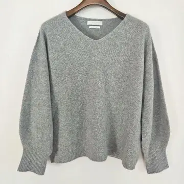 [ INED ] V넥 벌룬 슬리브 스웨터