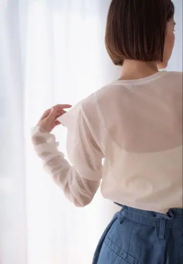 미사용 새상품 roughlow Edge Sheer Tops white