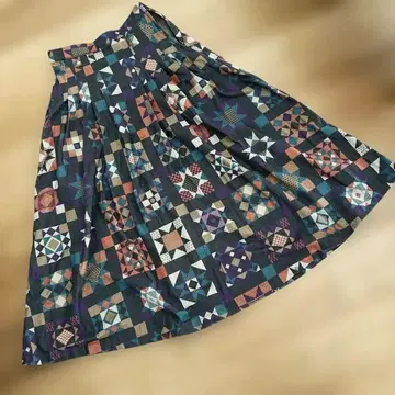 티티카카 플레어 스커트