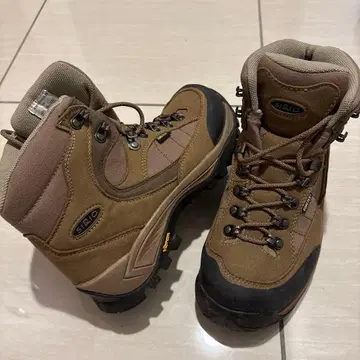 SIRIO 등산화 하이컷 브라운