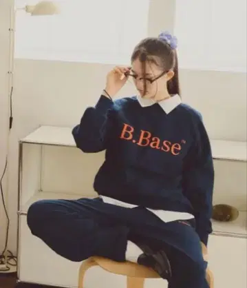broken base 네이비 맨투맨