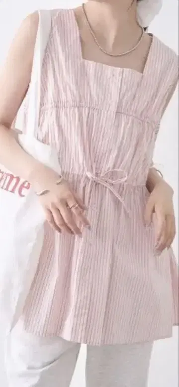 스트라이프 패턴 슬리브리스 탑 미스틱 스트라이프 탱크 블라우스