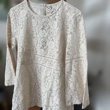 아이보리 레이스 7부 소매 상의