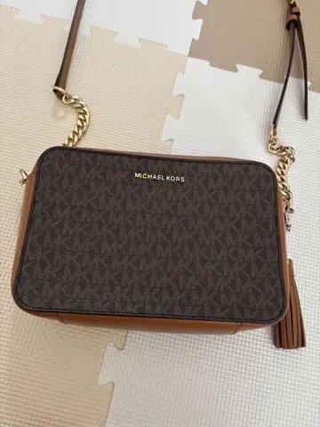 MICHAEL KORS 모노그램 숄더백