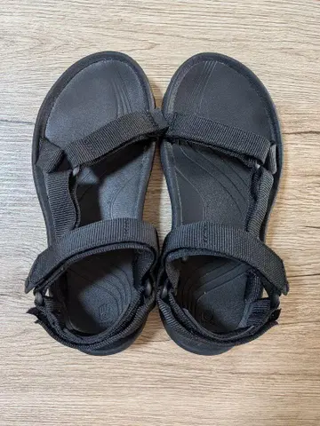 Teva 블랙 스포츠 샌들 박스 없음
